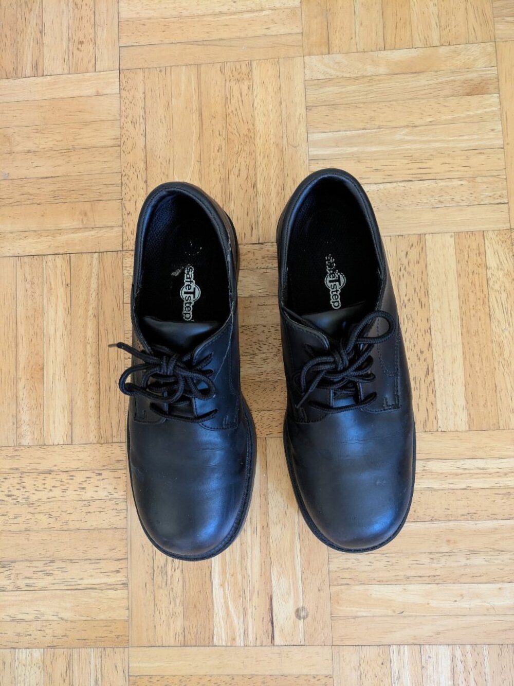 Woman's Leather Slip Resistant Work Shoes